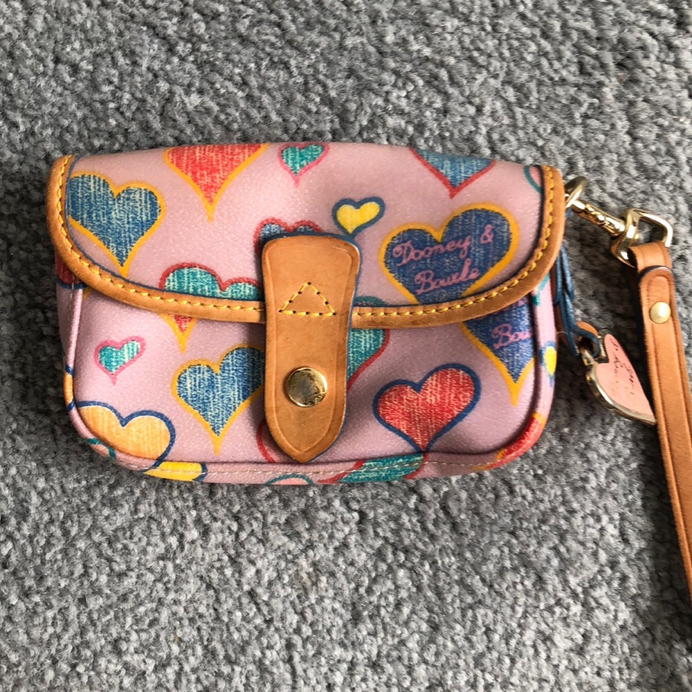 Dooney & Bourke heart wristlet